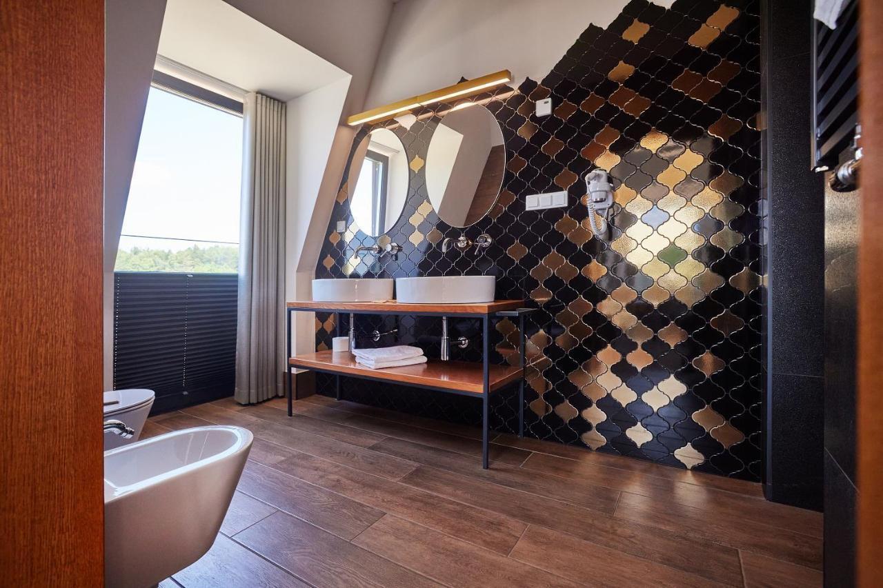 Debowy Dwor Hotel Ruda Rozaniecka Ngoại thất bức ảnh