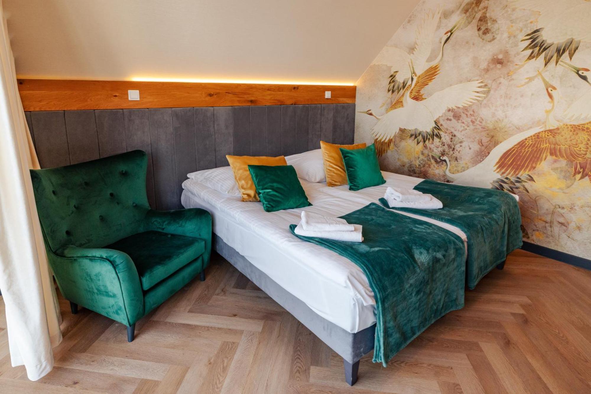 Debowy Dwor Hotel Ruda Rozaniecka Ngoại thất bức ảnh