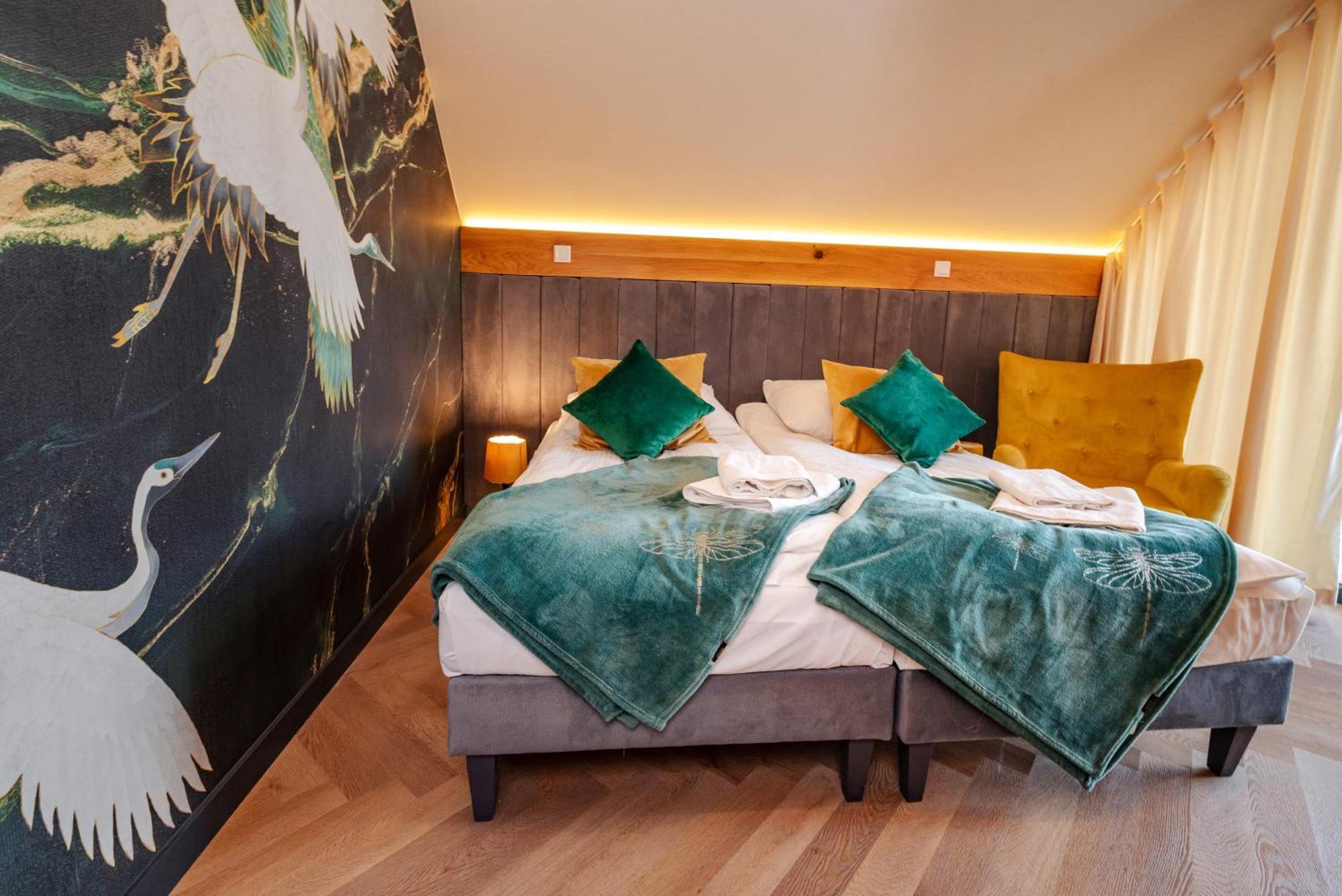 Debowy Dwor Hotel Ruda Rozaniecka Ngoại thất bức ảnh